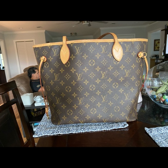 Louis Vuitton Handbags - Louie Vuitton Neverfull GM Monogram